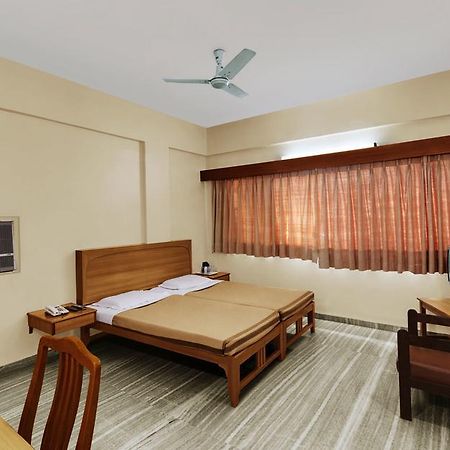 Hotel Meru 浦那 外观 照片